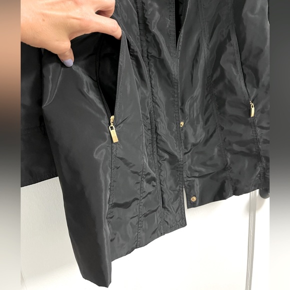 Ellen Tracy packable hooded raincoat - black - size small - awesome coat - Picture 4 of 14